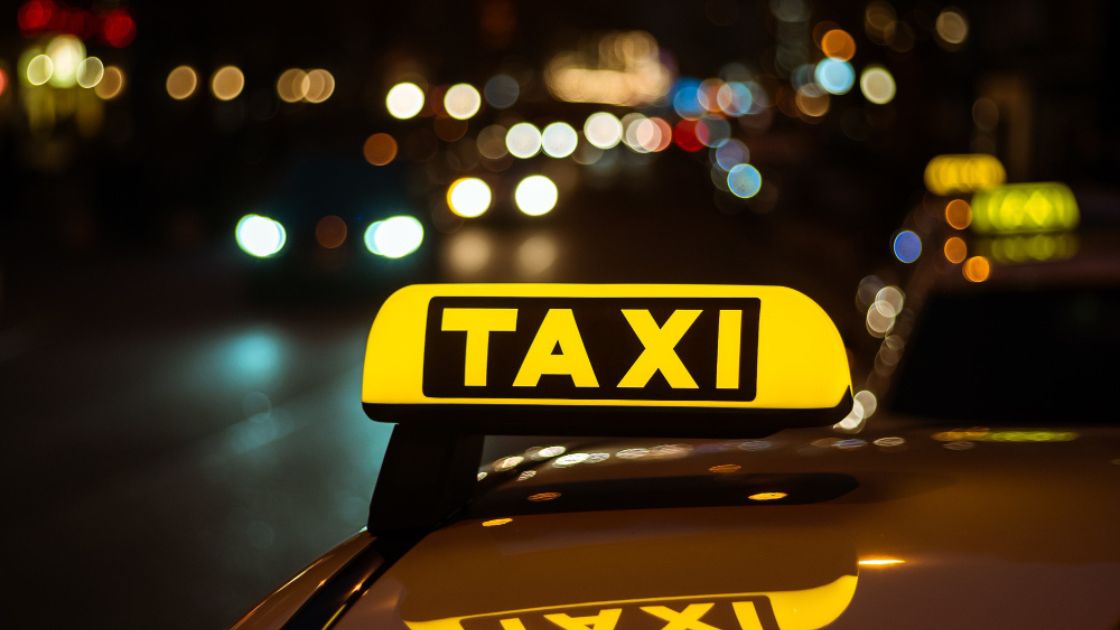 How much is a taxi from Alicante to Benidorm? Drivalia