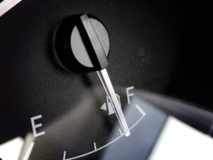 Lleno lleno, lleno vacío. Significado de las políticas de combustible